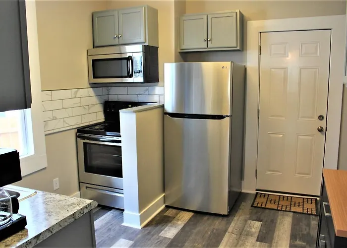Holiday home Modern 2br Near Dt, 8min Walk To Park&conservatory Columbus