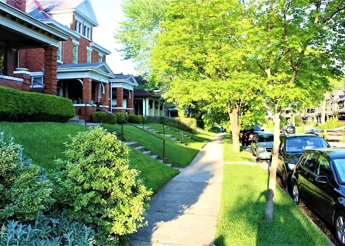 Holiday home Modern 2br Near Dt, 8min Walk To Park&conservatory Columbus