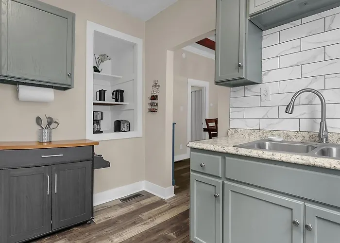 Modern 2br Near Dt, 8min Walk To Park&conservatory